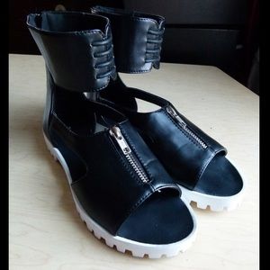 Qupid White Soled Zippy Cuffed Gladiator Sandals